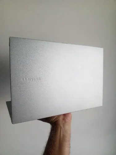 Samsung Galaxy book i3 10th 8gb NVME 240 + HD 500 tela 15