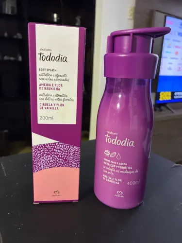 Kit body splash e hidratante ameixa e flor de baunilha