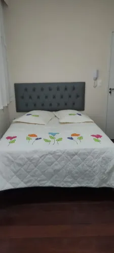 EXCELENTE QUARTO MOBILIADO