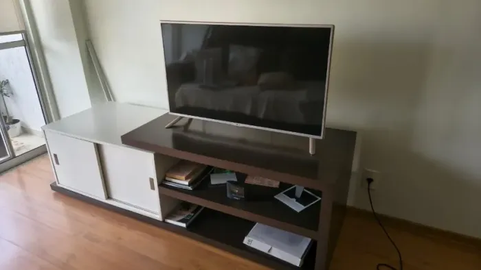 Rack Branco e Marrom
