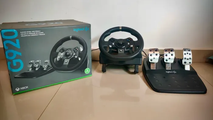 Logitech G920 Driving Force + Pedais | Xbox e PC | Excelente Estado