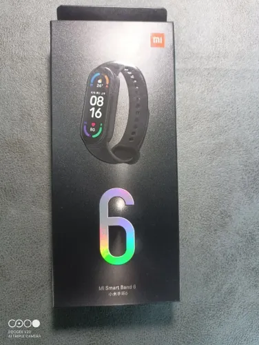[LACRADO] Xiaomi Mi Smart Band 6 com tela AMOLED de 1.56" e 30 modos esportivos