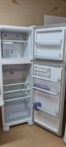 Geladeira elextrolux 370L