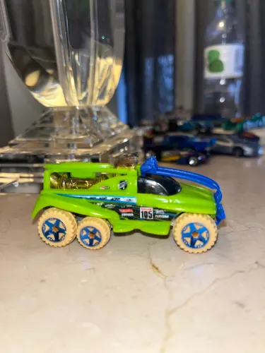 Hot wheels Thrill Racers-XS-IVE