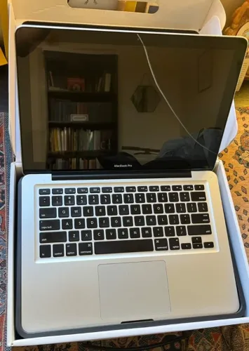 MacBook Pro 13" Intel Core i5 - Excelente Estado