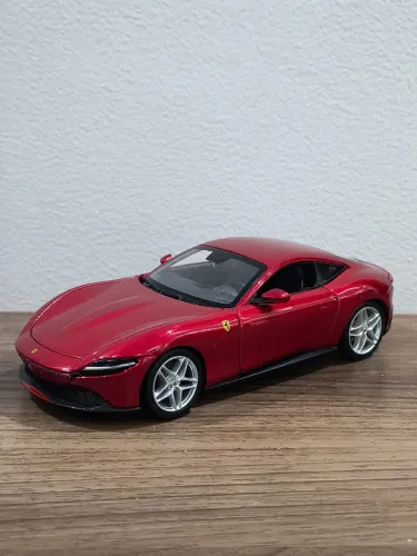 Ferrari Roma Escala 1:24 Carro de ferro