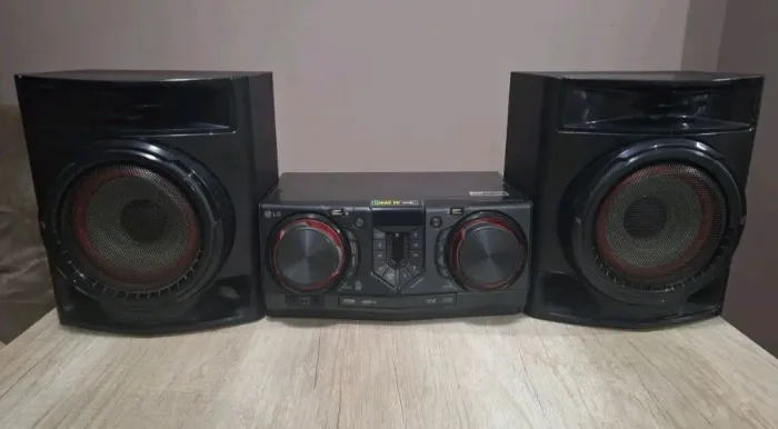 O Mini System LG CJ44 440W