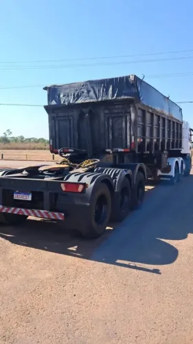 Carreta caçamba guerra parte da frente do 9eixo 
