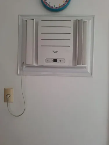 * Ar-condicionado de janela 7.500 BTUs ? R$ 450 cada ou 2 por R$ 800