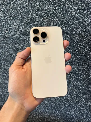 iPhone 16 Pro Max 