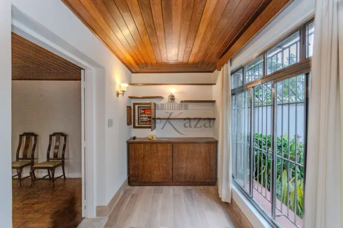 Casa Comercial ou Residencial - Jardim América - 4 Dormitórios - 170m².