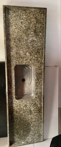 Vendo uma pia de mármore
