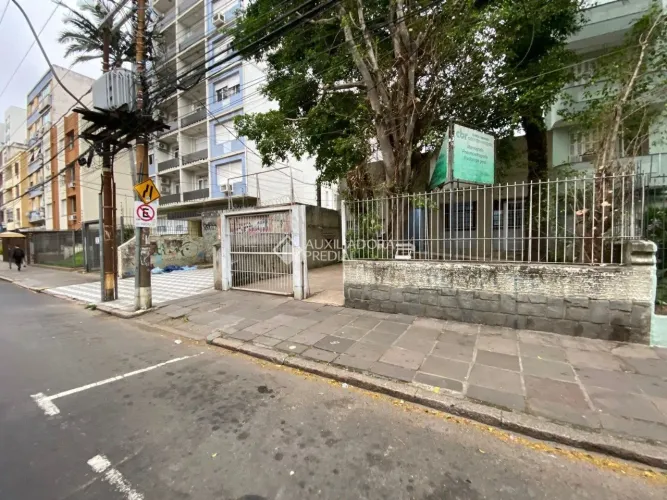 Amplo terreno comercial ou residencial em localização privilegiada
