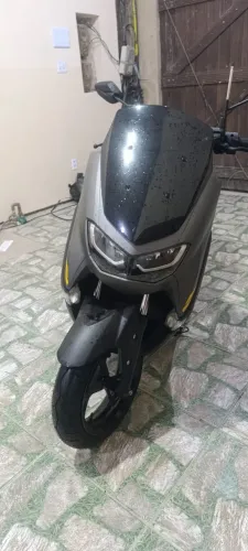 MOTO Scooter NMAX Yamaha - Baixa Quilometragem e Excelente Estado APENAS 140 KM RODADOS