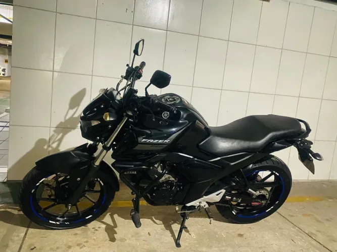 FZ15 Muito Conservada - Revisada - Pronta pra Rodar