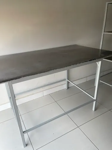Vende se mesa