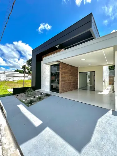 Casa térrea à venda de 3 quartos no condomínio Bétel.