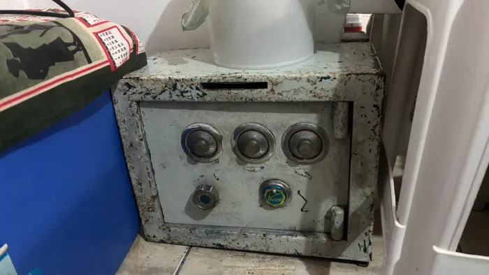 Cofre totalmente de Aço uruguaio