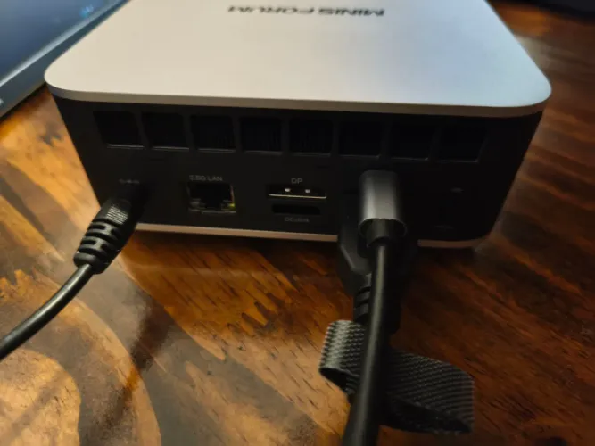 Minisforum mini Pc 32GB 1TB Ryzen 7 255