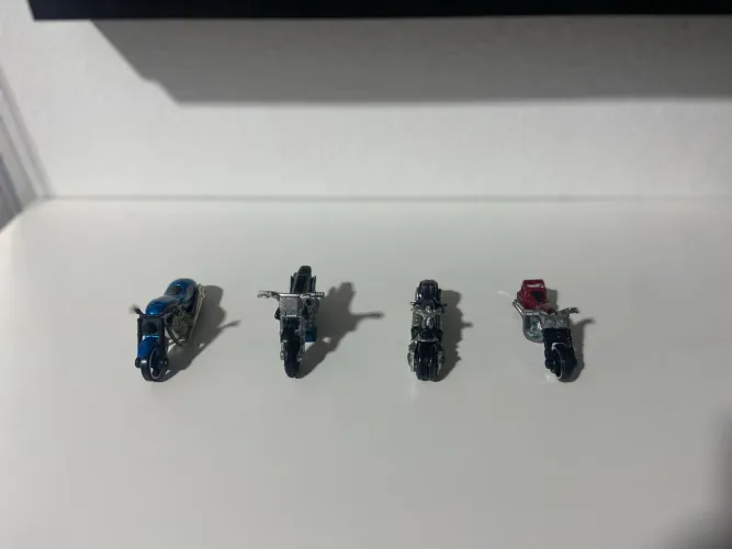 LOTE 4 MOTOS HOT WHEELS