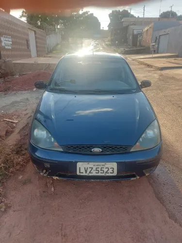 Ford Focus 1.8 16V 5P 2001