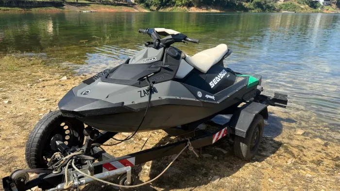 SeaDoo Spark 3UP com IBR (Ré) 3 Lugares 2014