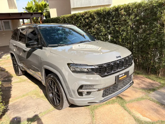Jeep Commander Black Hurricane 2.0 4X4 TB AUT 2025