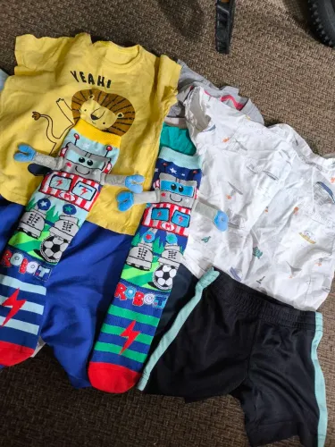 25 peças menino 2 anos 40 reais