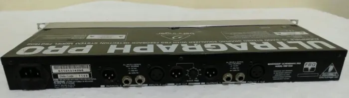 Equalizador Behringer FBQ1502