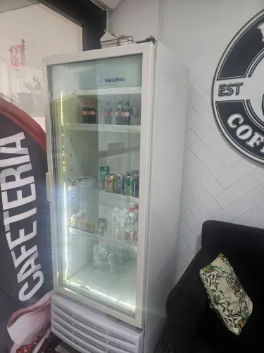 Geladeira Expositora de bebidas Metalfrio