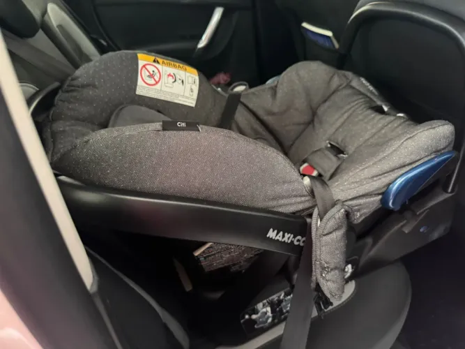 Carrinho Eva2 Graphite Bebê Conforto + Base para Carro Maxi Cosi
