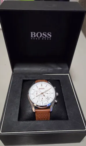 Relógio Hugo Boss com pulseira caramelo