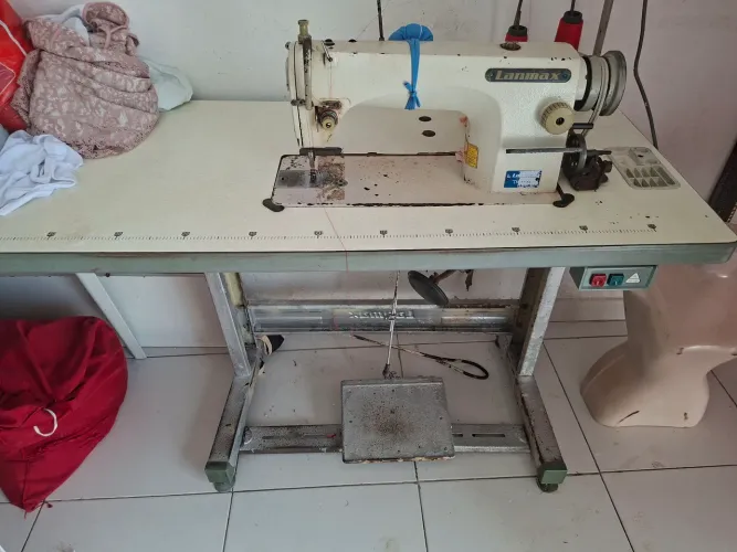 Máquina de costura