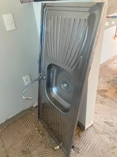 Vendo pia de alumínio 1,20 m COM TORNEIRA