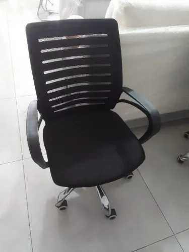 Cadeira diretor com defeito