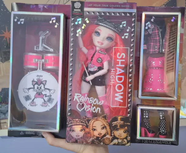 Boneca Rainbow High Vision High Mara Pinkett