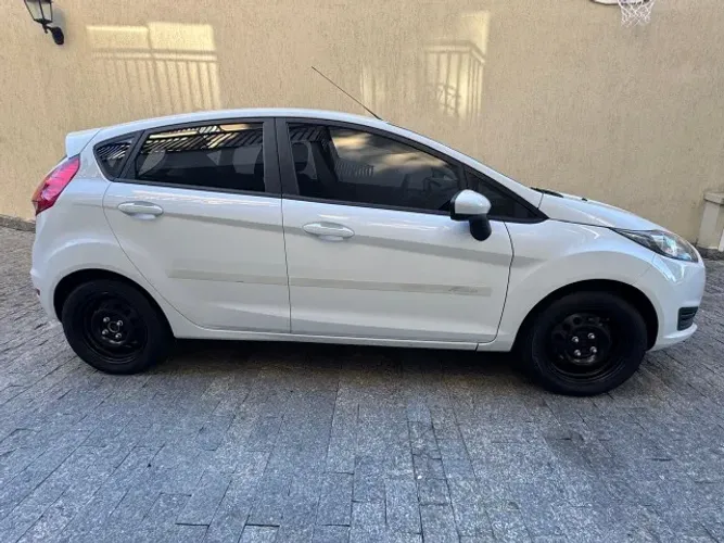 Ford Fiesta 1.5 16V Flex Mec. 5P 2015
