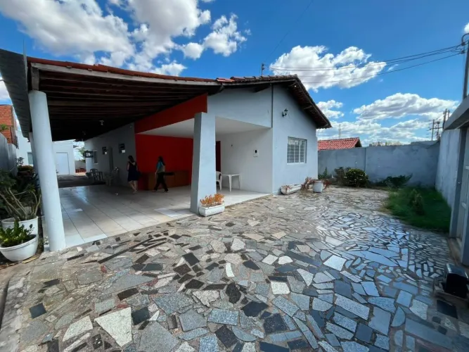 Casa à venda próximo a Av Dom Severino