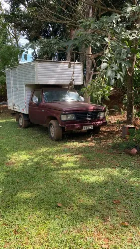 D 20 Conquest ano 1996 cabinada 