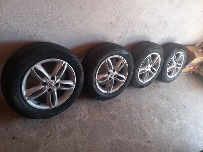 Vendo rodaõ aro15 furacão 4x100 completo com pneus