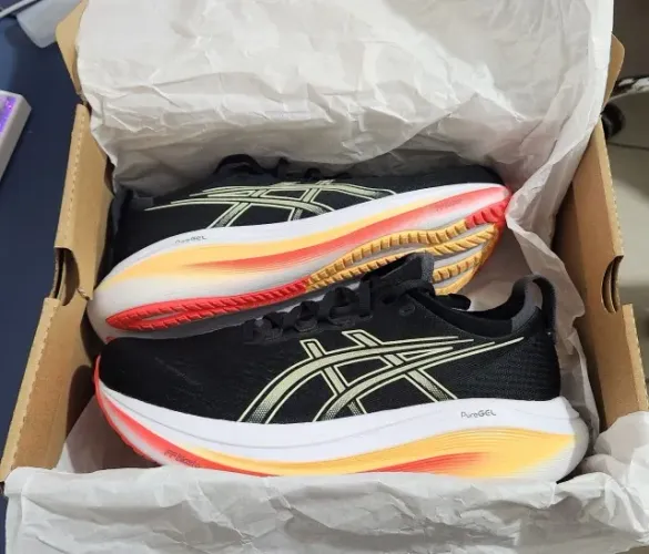 Tênis Asics GEL-Nimbus 27 - Preto/Khaki (Tam.38)