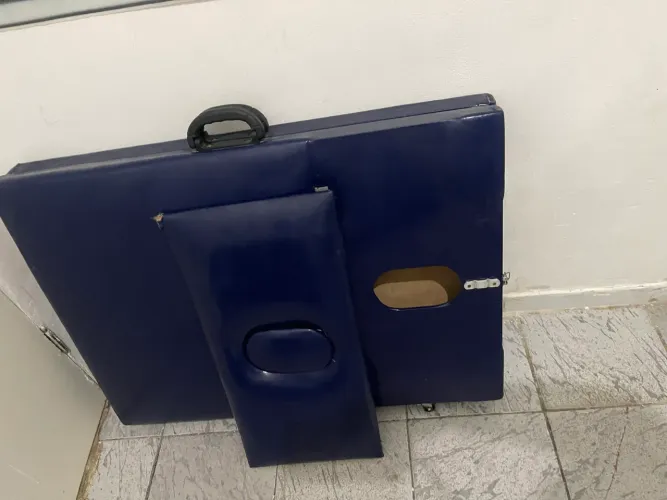 VENDO MACA DE MASSAGEM SEMI NOVA EM ESTADO
