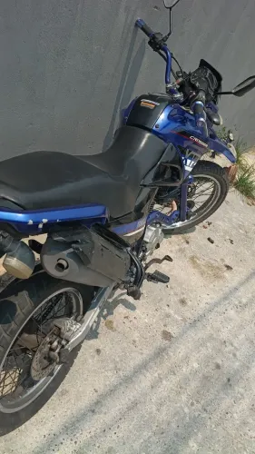 Vende- se esta moto