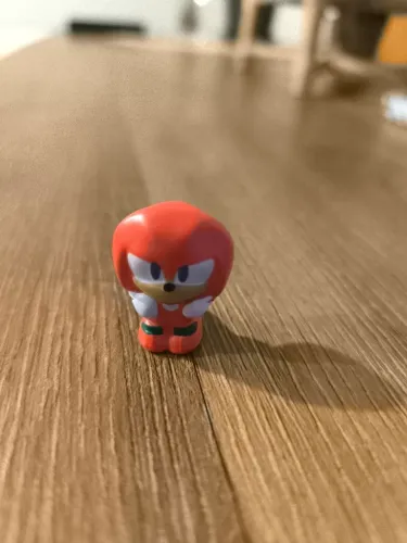 Gogo Cacau Show knuckles