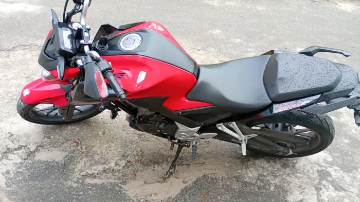 Cb 300f zera peças originais nada mexido