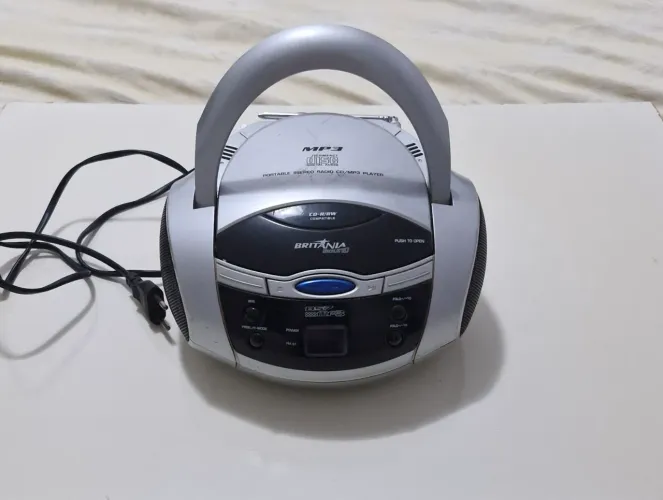 Rádio Britânia BS7 AM/FM