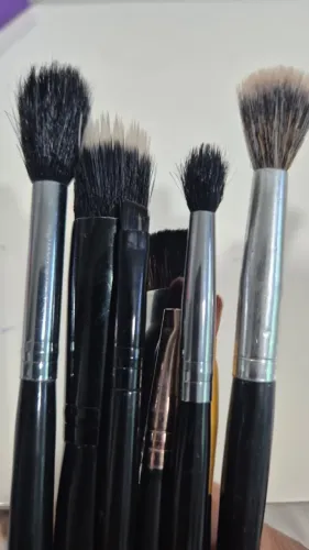 Kit Completo de Maquiagem: 16 Ferramentas de Transformação!