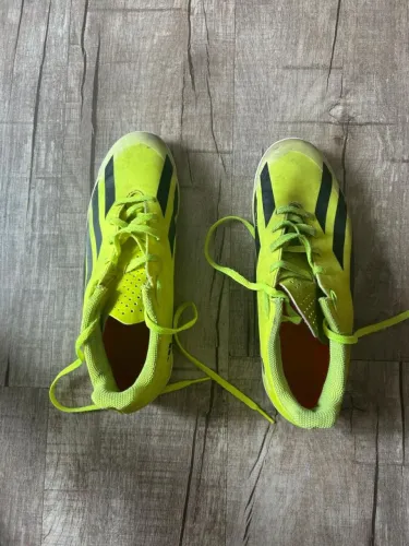 Chuteira adidas verde tamanho 39 de futsal