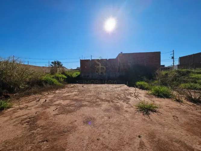 Terreno à venda com 184m² no bairro Jardim das Palmeiras, em Ribeirão Preto/SP.