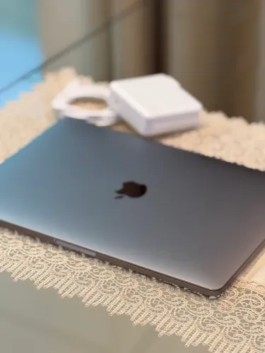 MacBook Pro 2018 i7 Touchbar 16 Ram